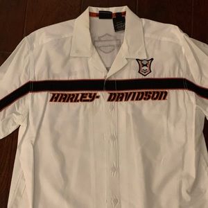 Garage shirt w vented back and embroidered designs